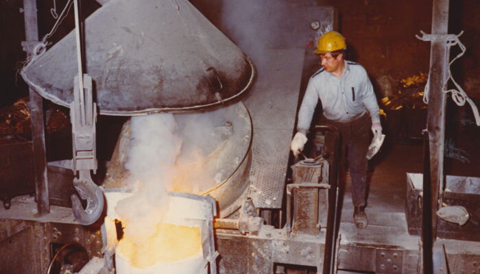 employee at the melting furnace